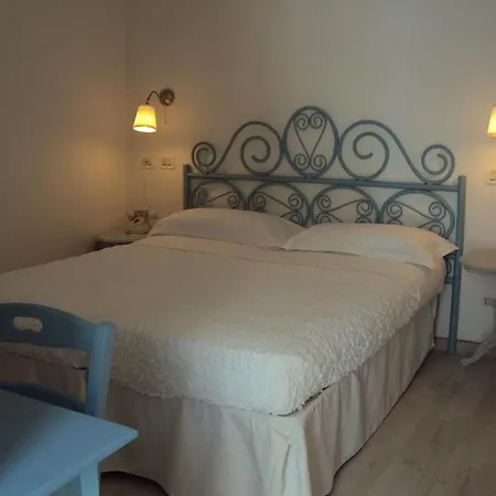 Otel La Viareggina 2*