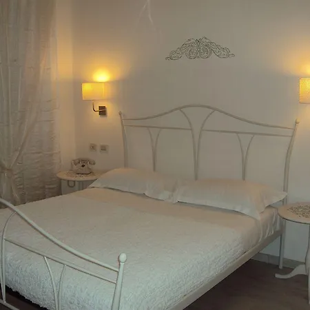 فندق La Viareggina 2*